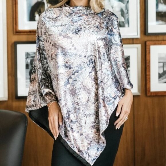 Luxurious Stretch Velvet Carry-On-Cozy by Diane Kroe - Picture 1 of 6